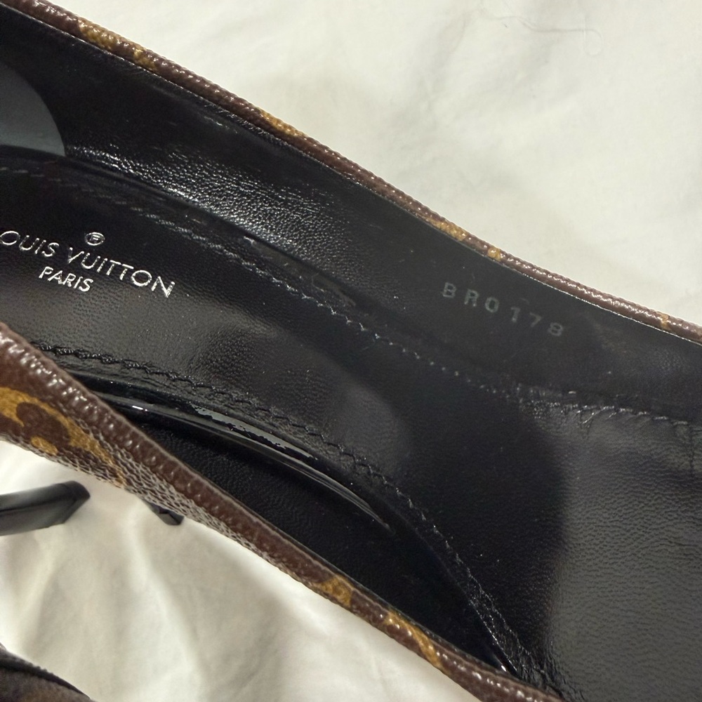 Louis Vuitton Cherie Pump - Picture 7 of 8